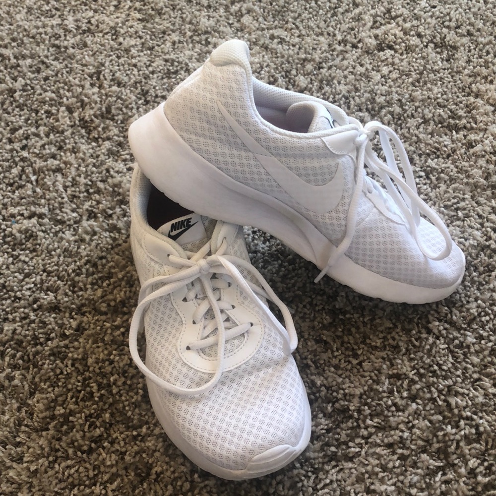 Nike Tanjun Shoes